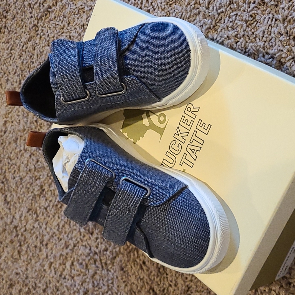 Tucker+Tate velcro shoes sneakers casual